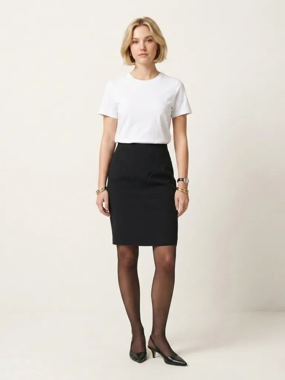 90s vintage Georgio Armani dark grey skirt sz S (38 euro size)